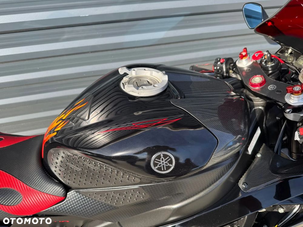 Yamaha R6 - 11