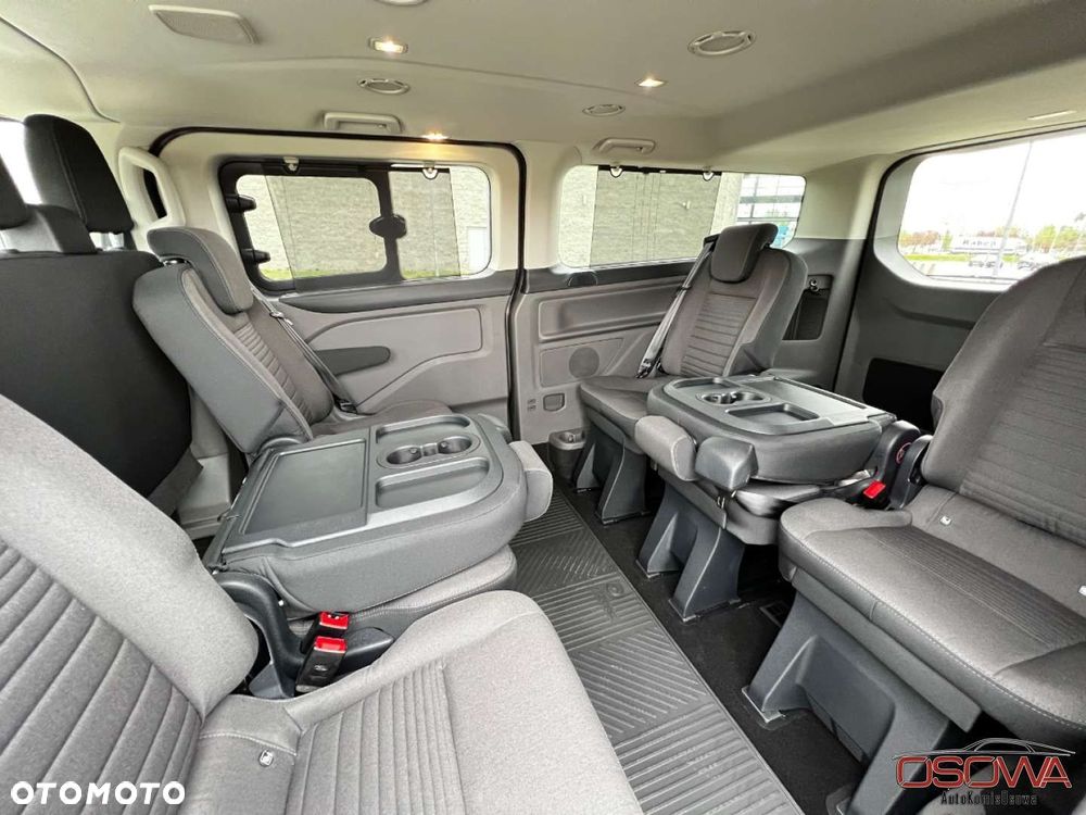 Ford Tourneo Custom - 36