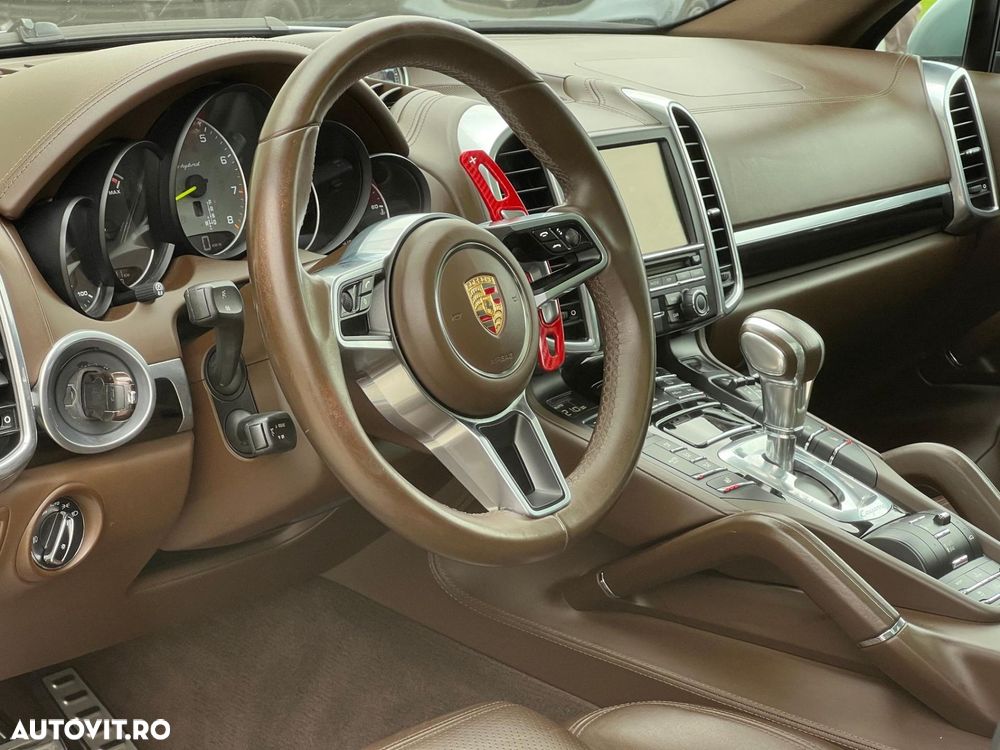 Porsche Cayenne - 18