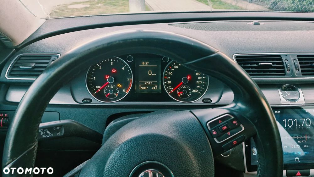 Volkswagen Passat 1.6 TDI Comfortline - 6