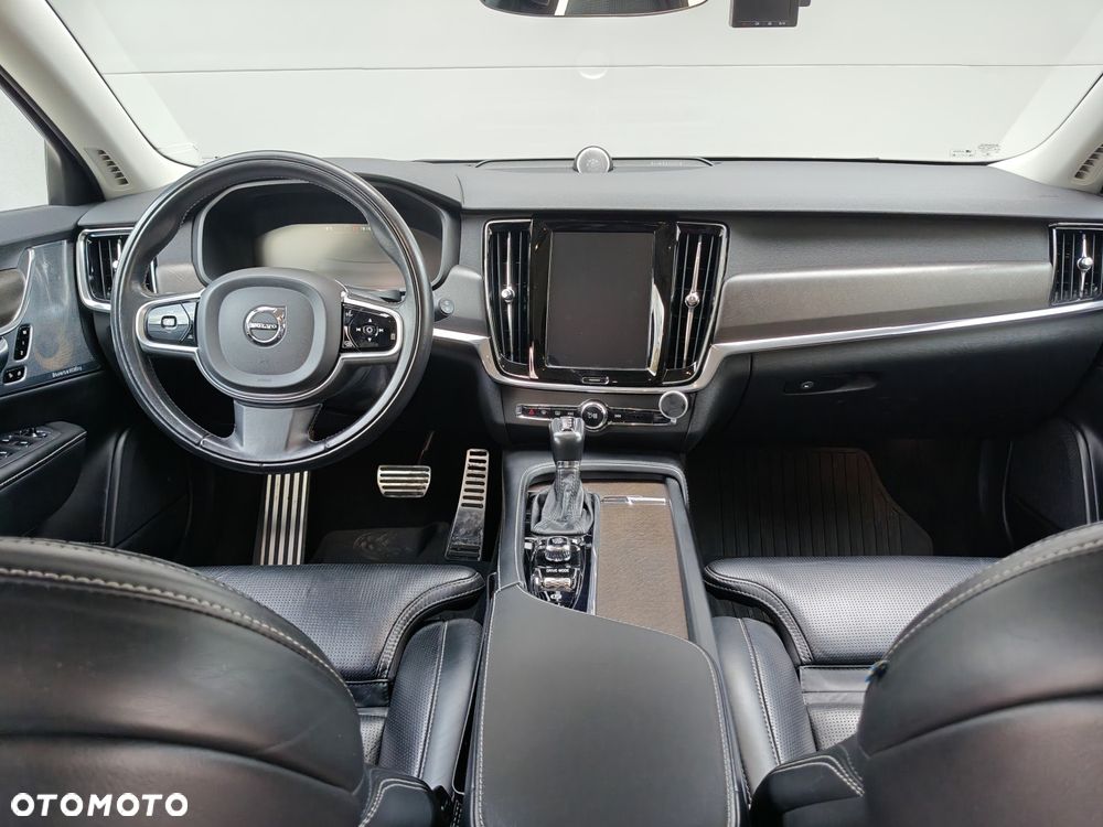 Volvo V90 D5 SCR AWD Momentum Pro - 4