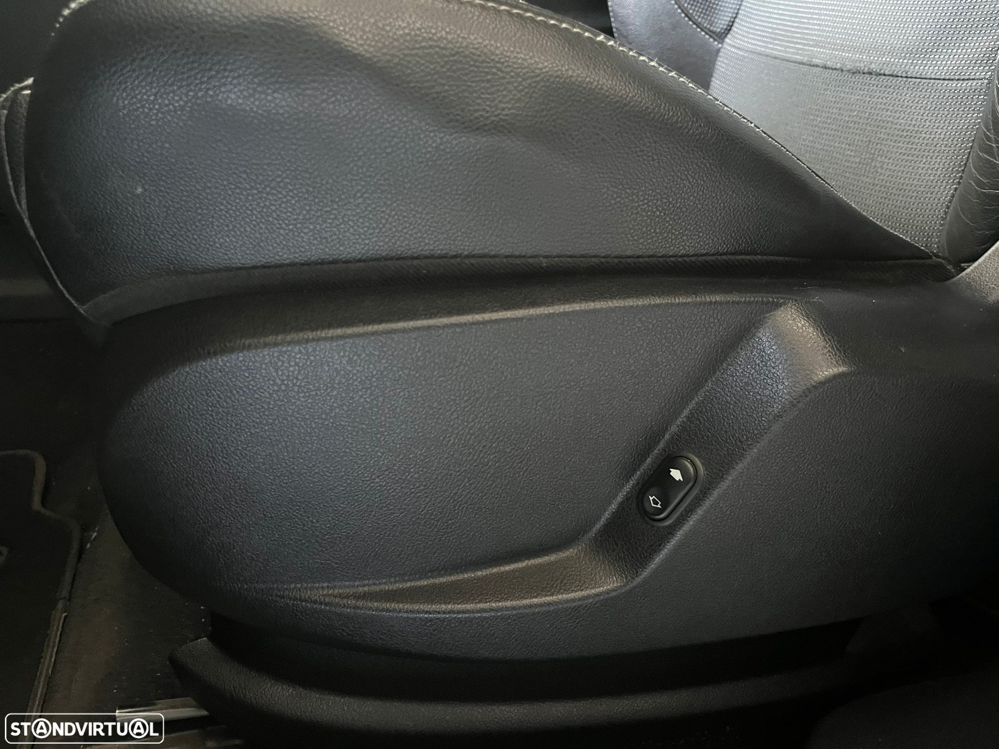 Ford S-Max 2.0 TDCi Titanium 7L - 17