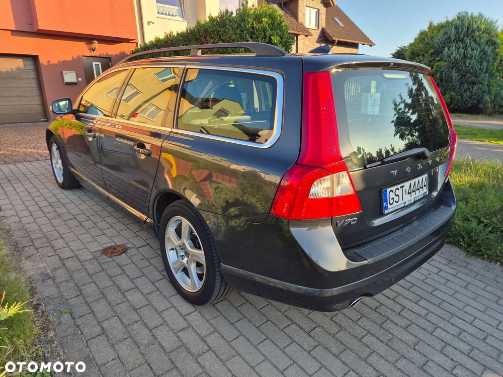 Volvo V70 D5 AWD Summum - 4