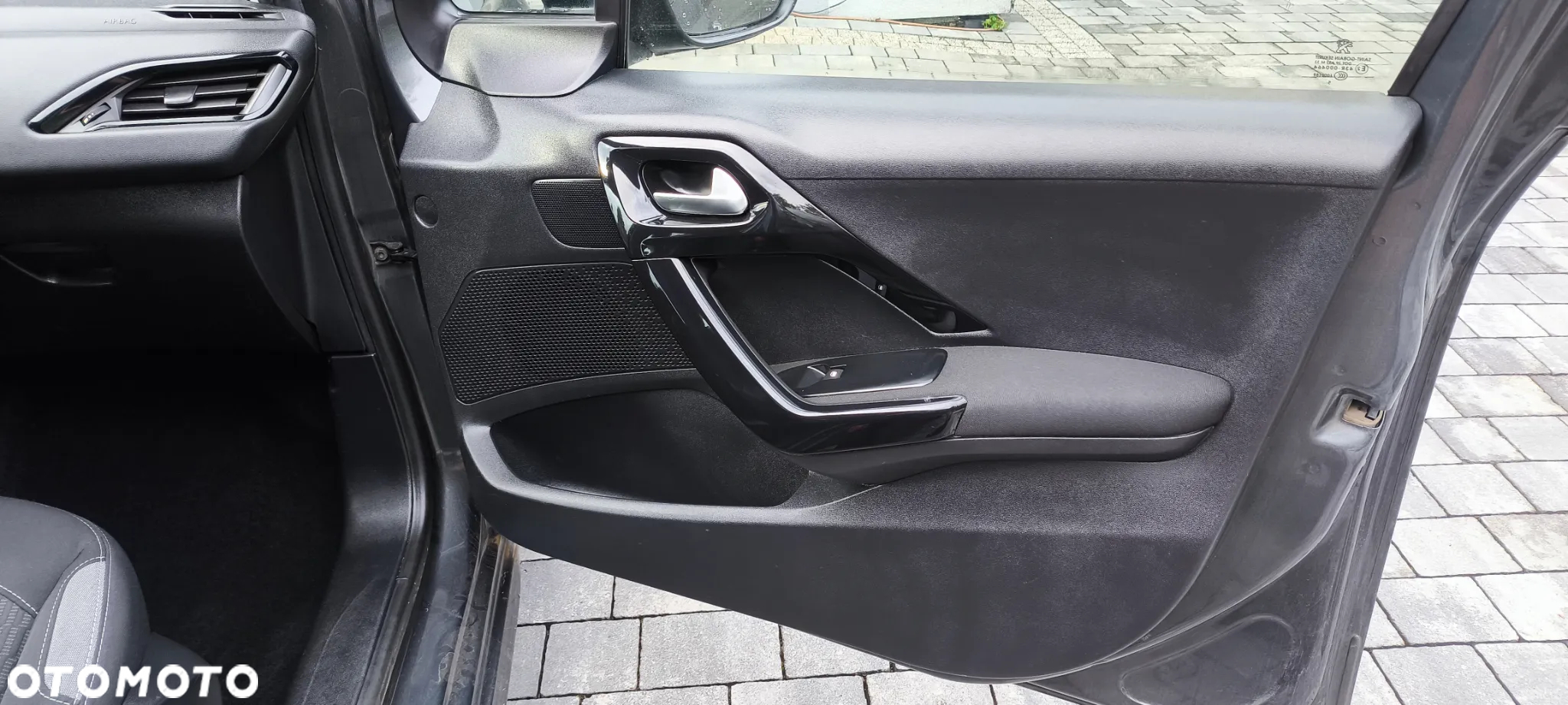 Peugeot 208 1.2 PureTech Allure - 31