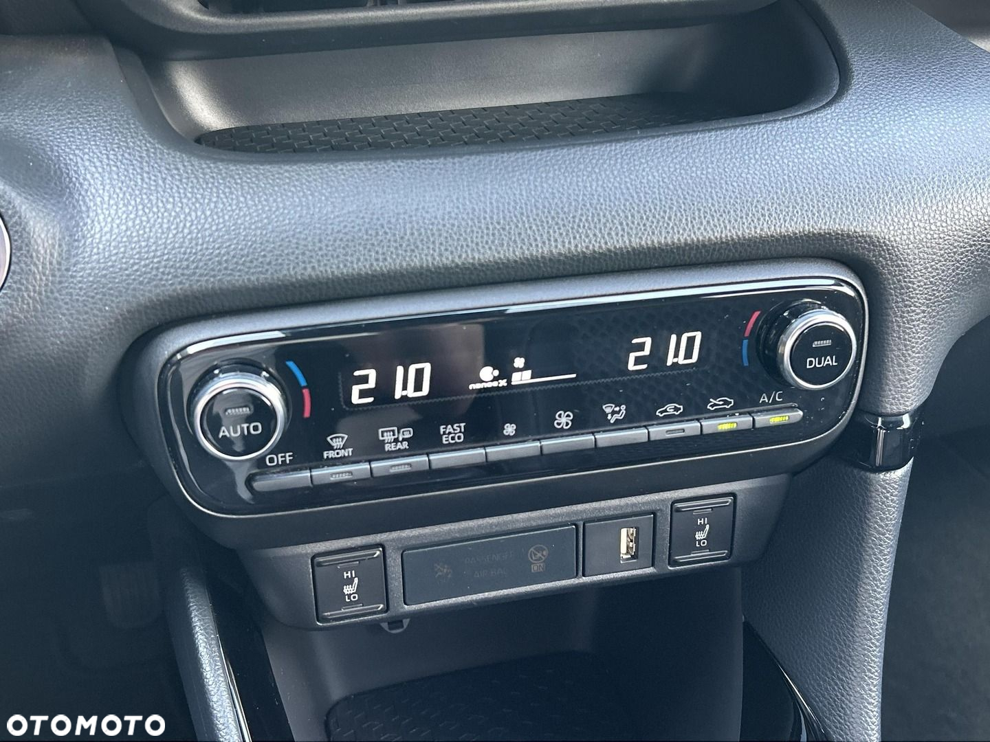 Toyota Yaris Hybrid 1.5 Selection Style - 18