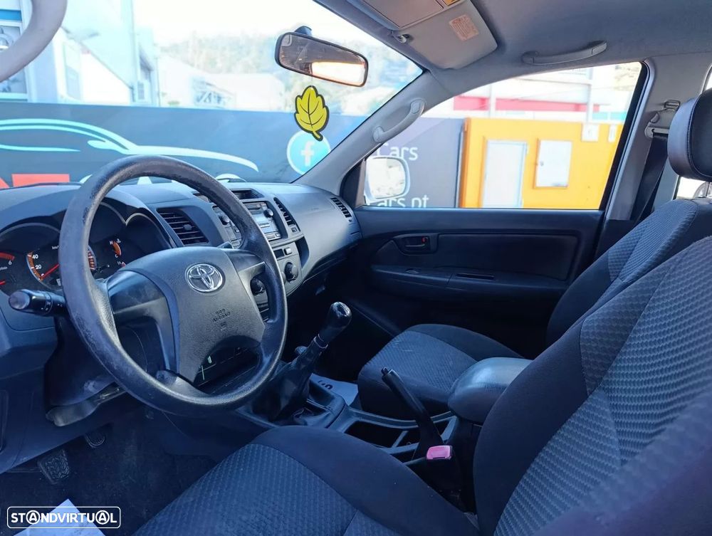 Toyota Hilux 2.5 D-4D 4WD CD CM AC+PM - 8
