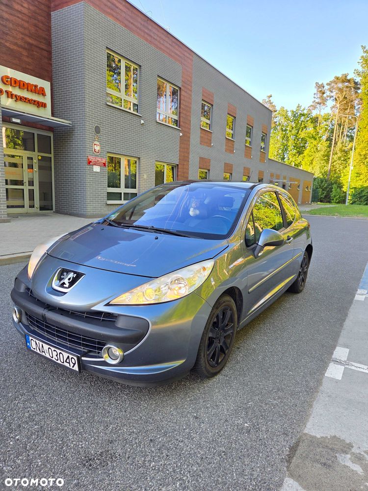 Peugeot 207 - 1