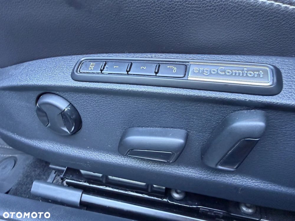 Volkswagen Passat 2.0 TDI SCR Style DSG - 16