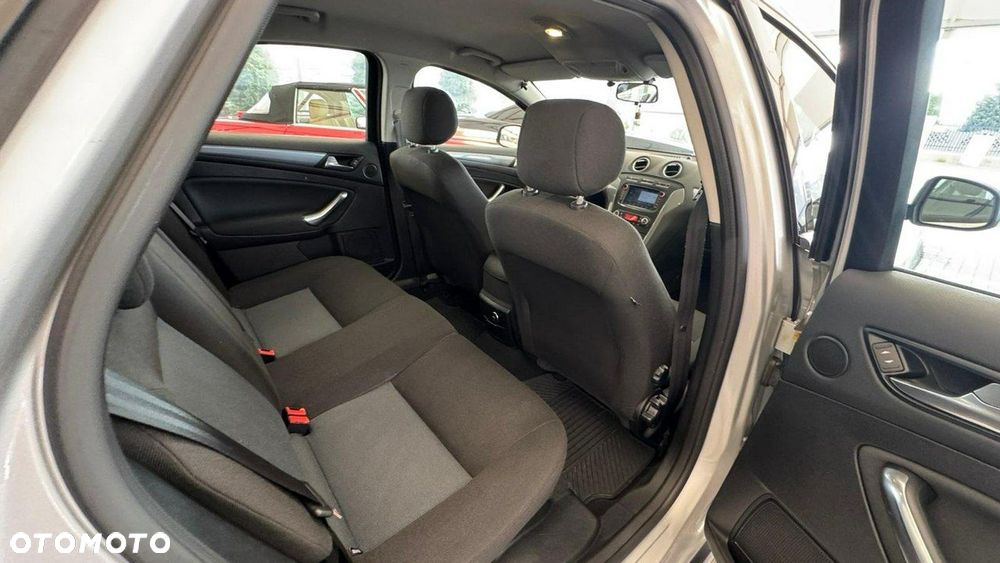 Ford Mondeo - 30