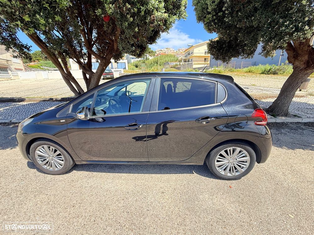 Peugeot 208 1.2 PureTech Style - 32