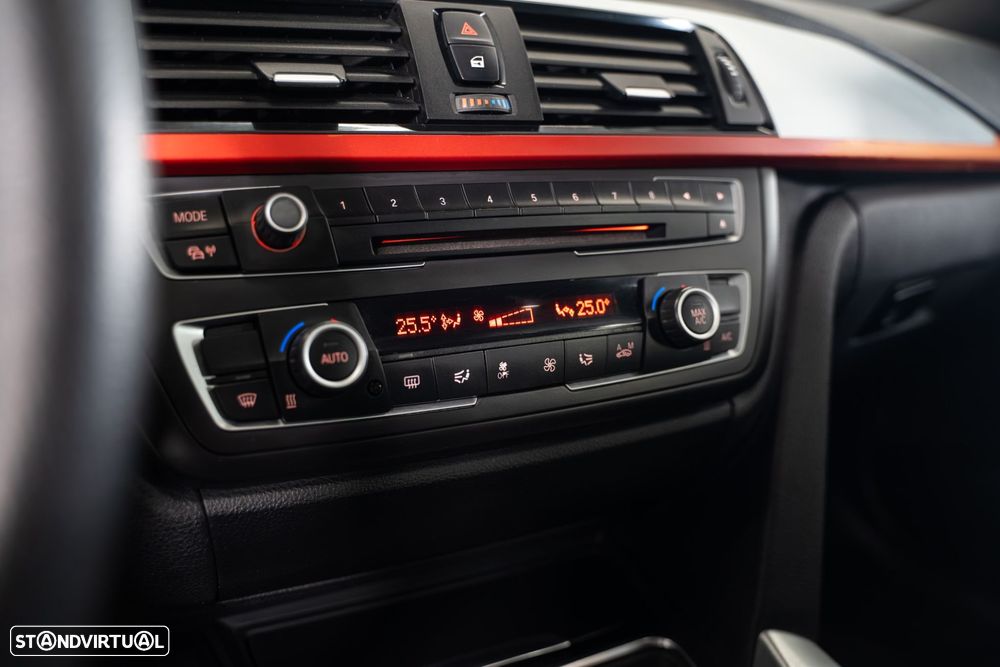 BMW 320 d Auto Line Sport - 34