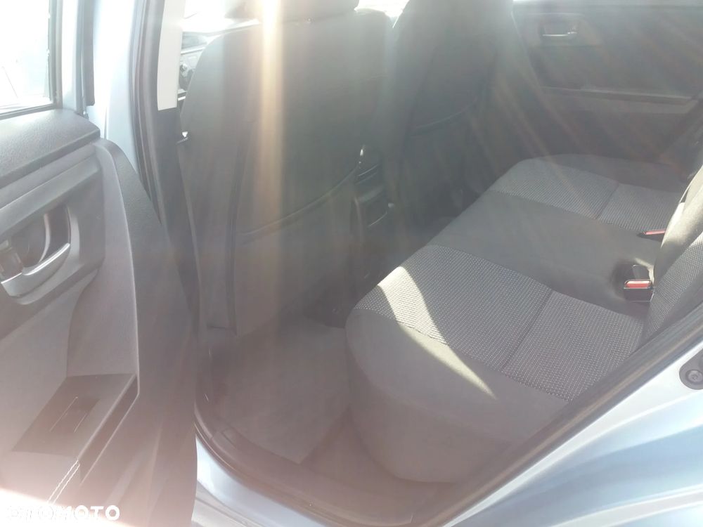 Toyota Auris 2.0 D-4D Dynamic - 12