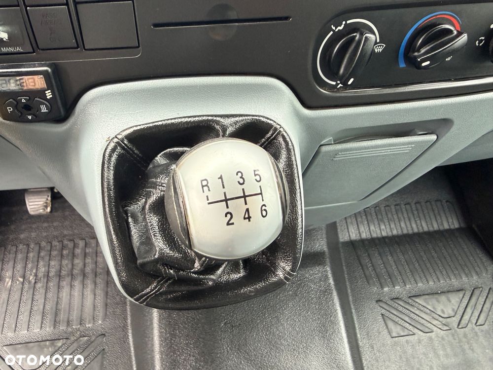 Ford Transit 2.2 TDCI L3H3 6 osobowy 4X4 AWD Salon PL - 29