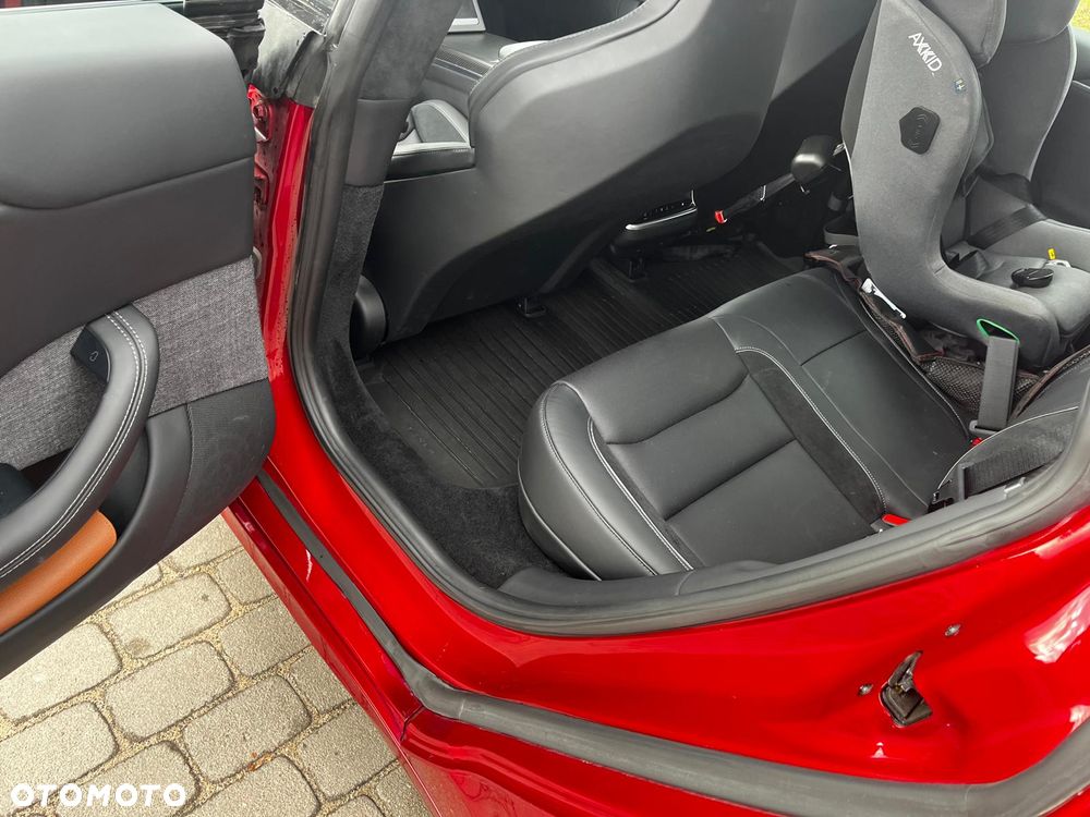 Tesla Model S - 17