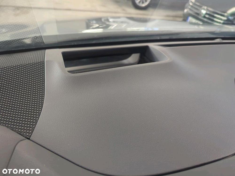 Toyota Corolla 2.0 Hybrid Executive - 6