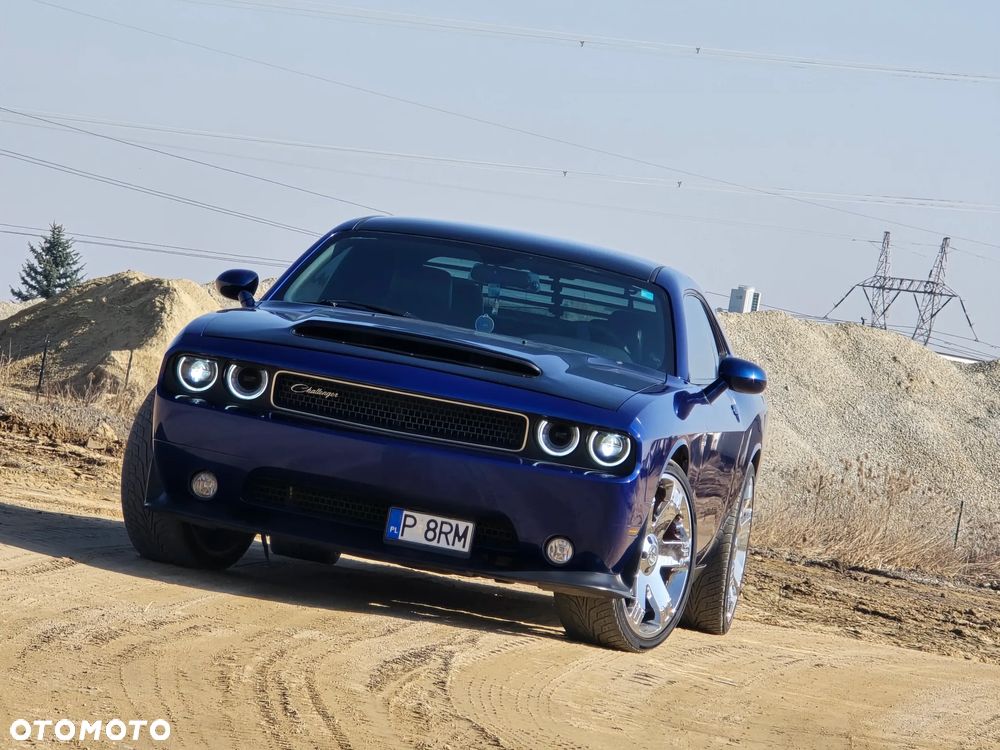 Dodge Challenger - 1