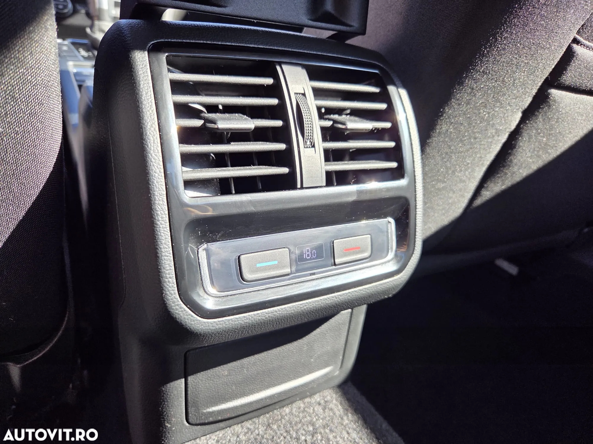 Volkswagen Passat 2.0 TDI DSG Comfortline - 21