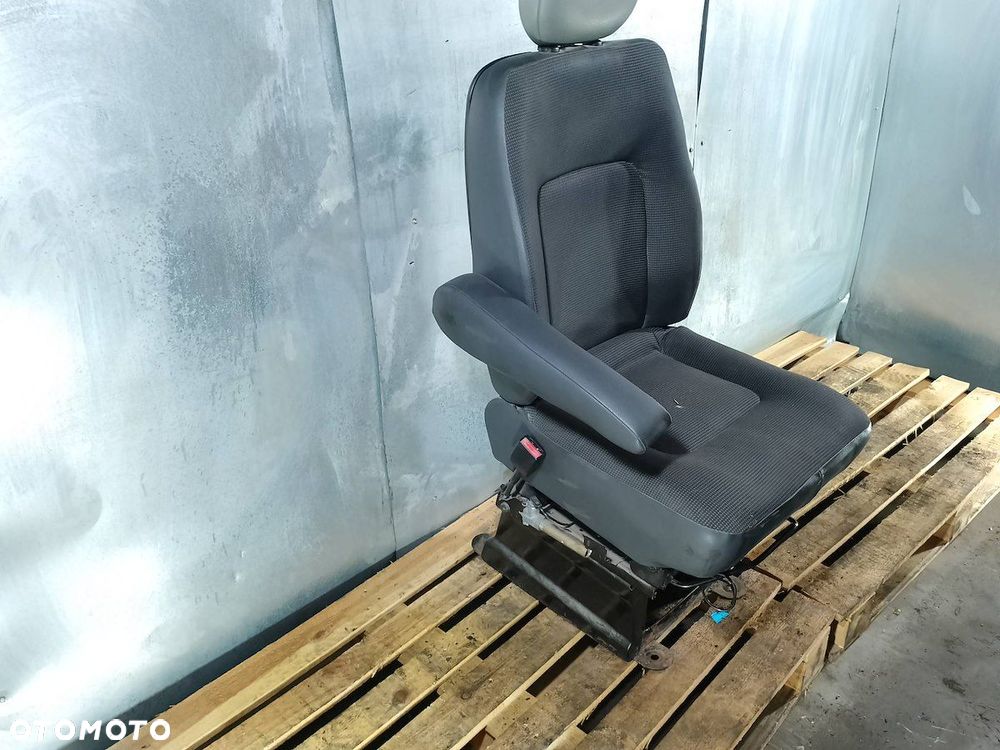 FOTEL LEWY KIEROWCY MERCEDES-BENZ VITO 639 - 3