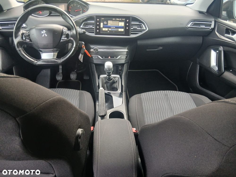Peugeot 308 - 35