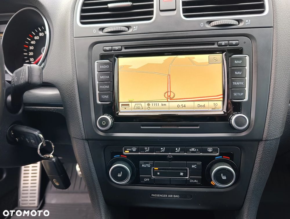 Volkswagen Golf 1.6 TDI DPF DSG Style - 27