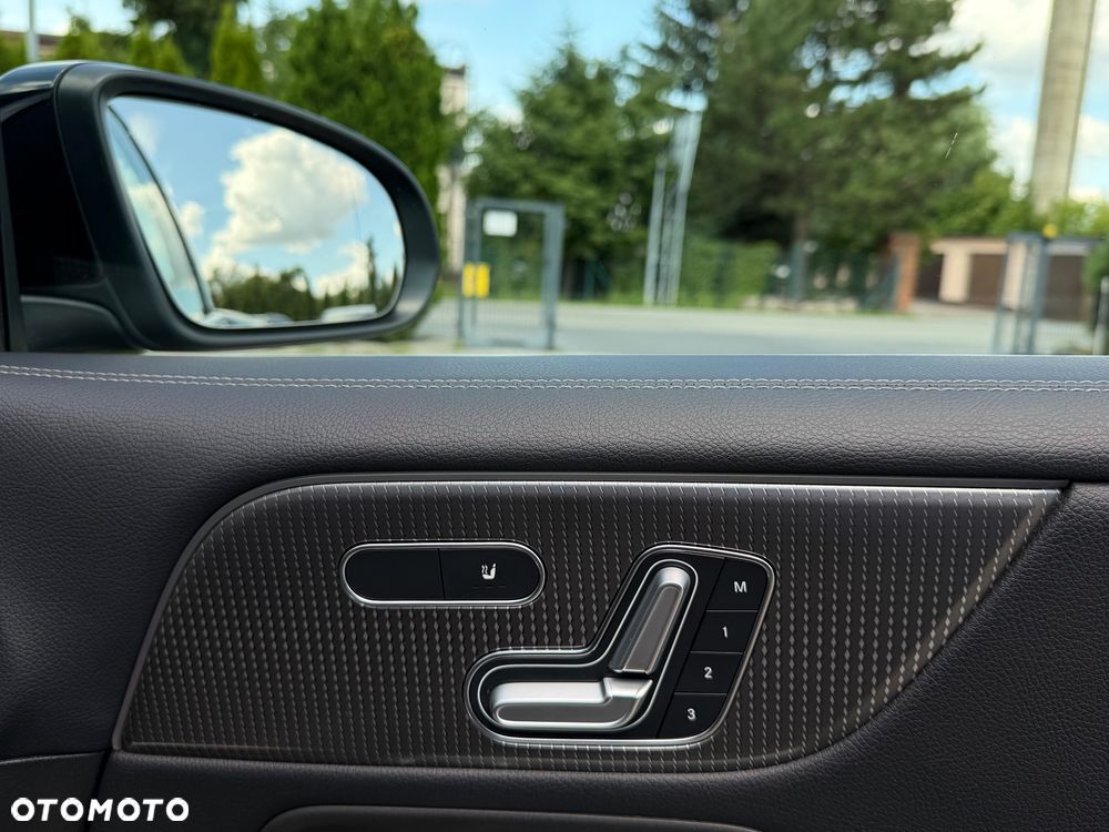 Mercedes-Benz GLB - 21