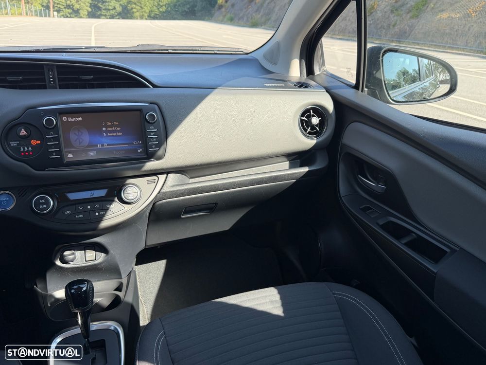 Toyota Yaris 1.5 HSD Comfort+P.Style - 25