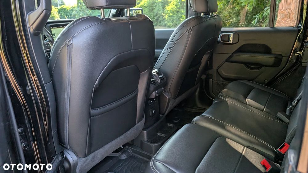 Jeep Wrangler Unlimited GME 2.0 Turbo Sahara - 35