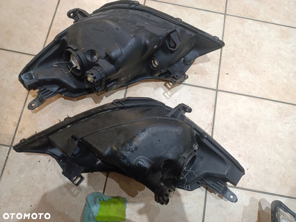 TOYOTA YARIS III lampa przód prawy prawa - 2