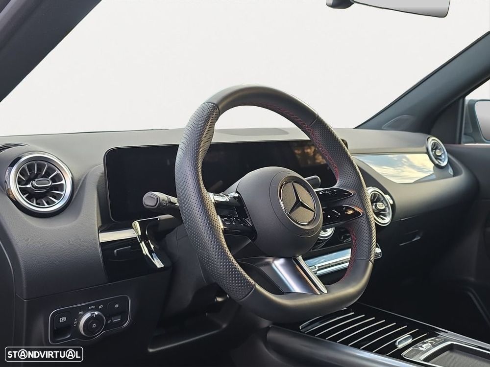 Mercedes-Benz GLA 200 - 8