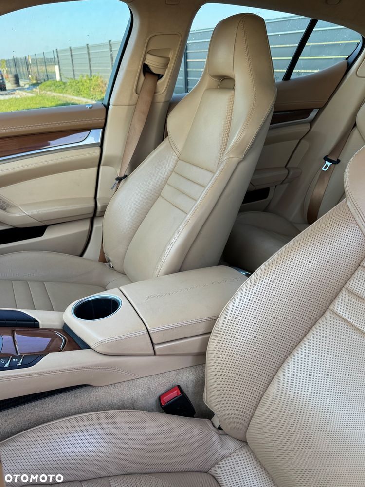 Porsche Panamera GTS - 14