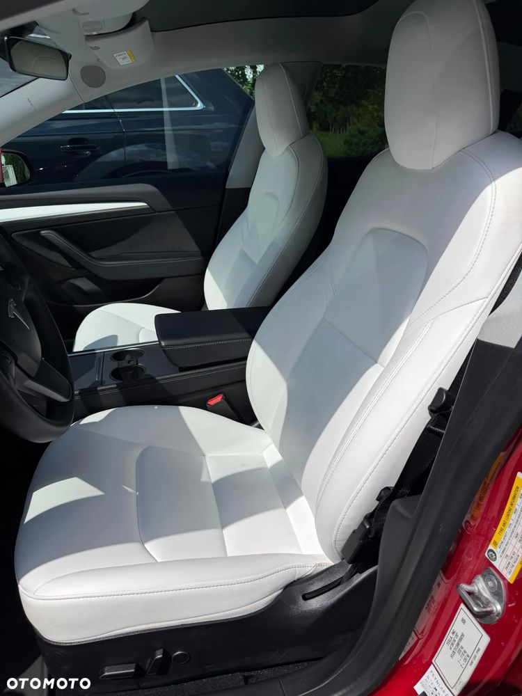 Tesla Model 3 - 14