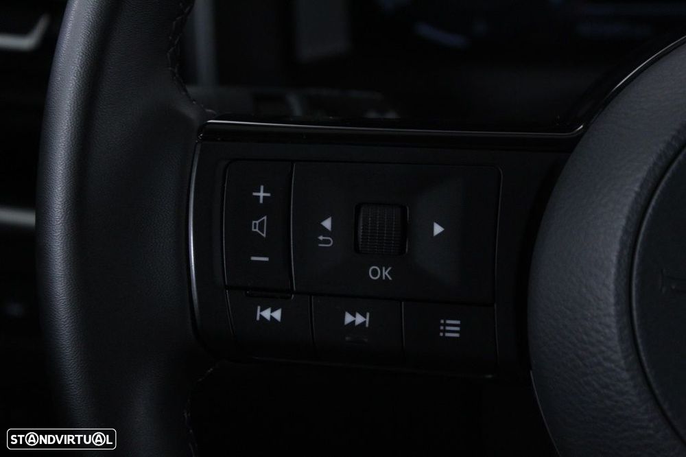 Nissan Qashqai 1.3 DIG-T N-Connecta LED+SKY - 22