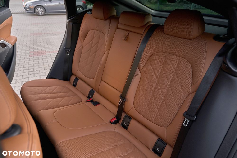 BMW X6 xDrive40d mHEV - 24