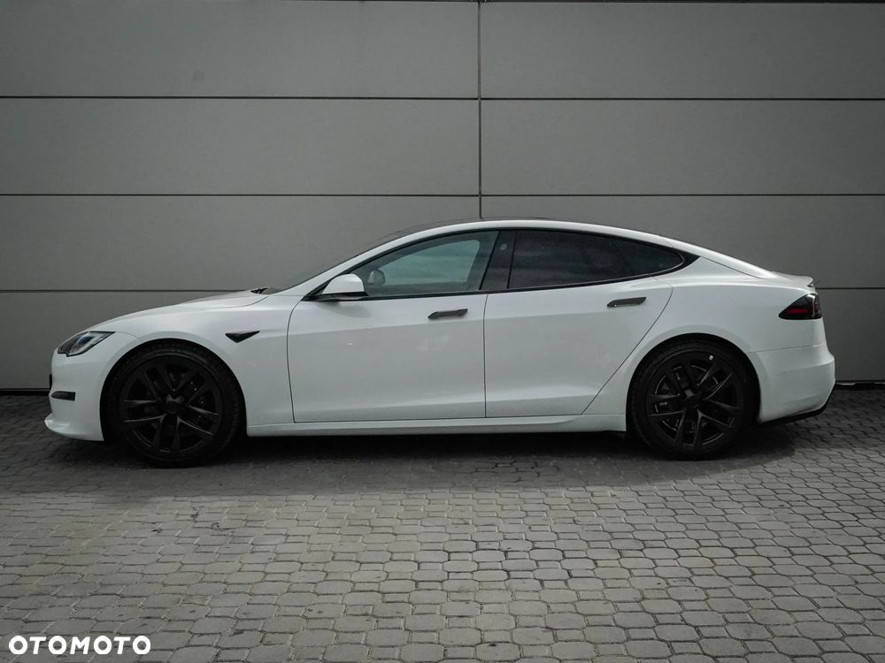 Tesla Model S - 4