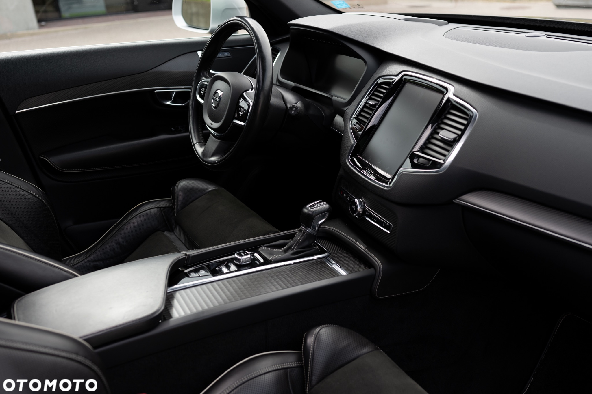 Volvo XC 90 T6 AWD R-Design 7os - 32