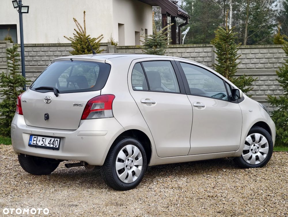 Toyota Yaris 1.33 Premium - 32