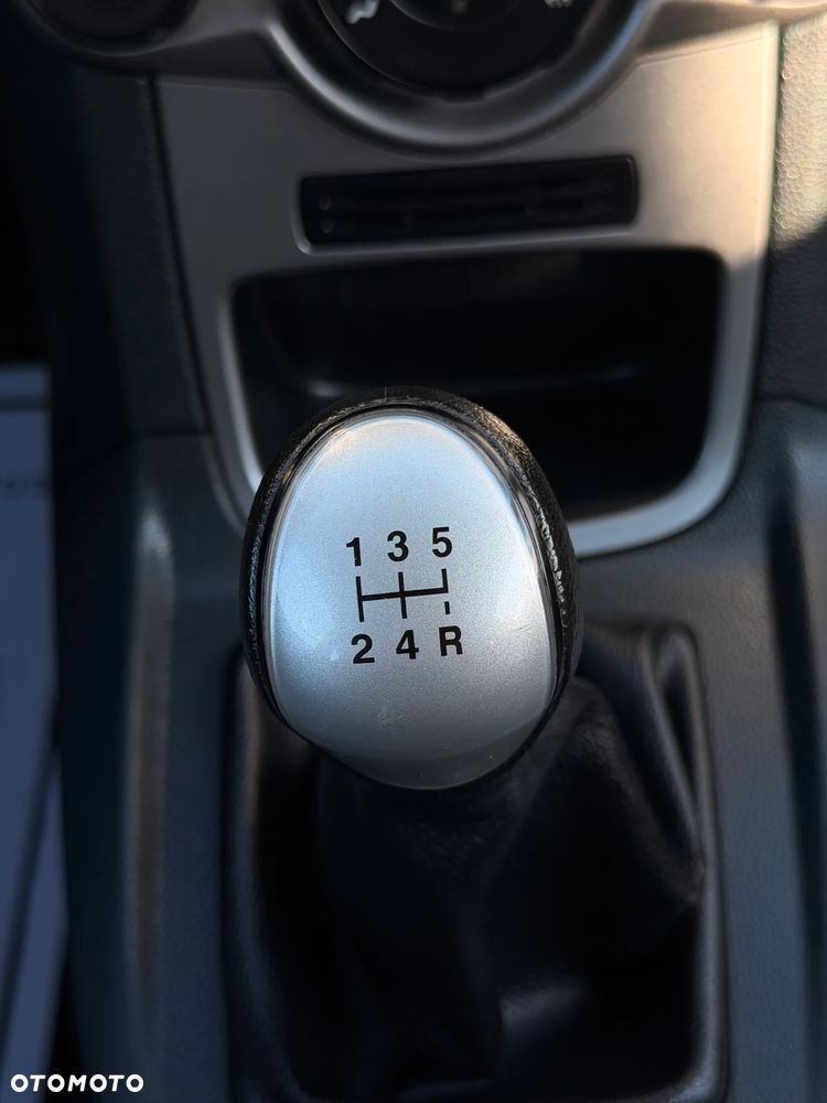 Ford Fiesta - 12