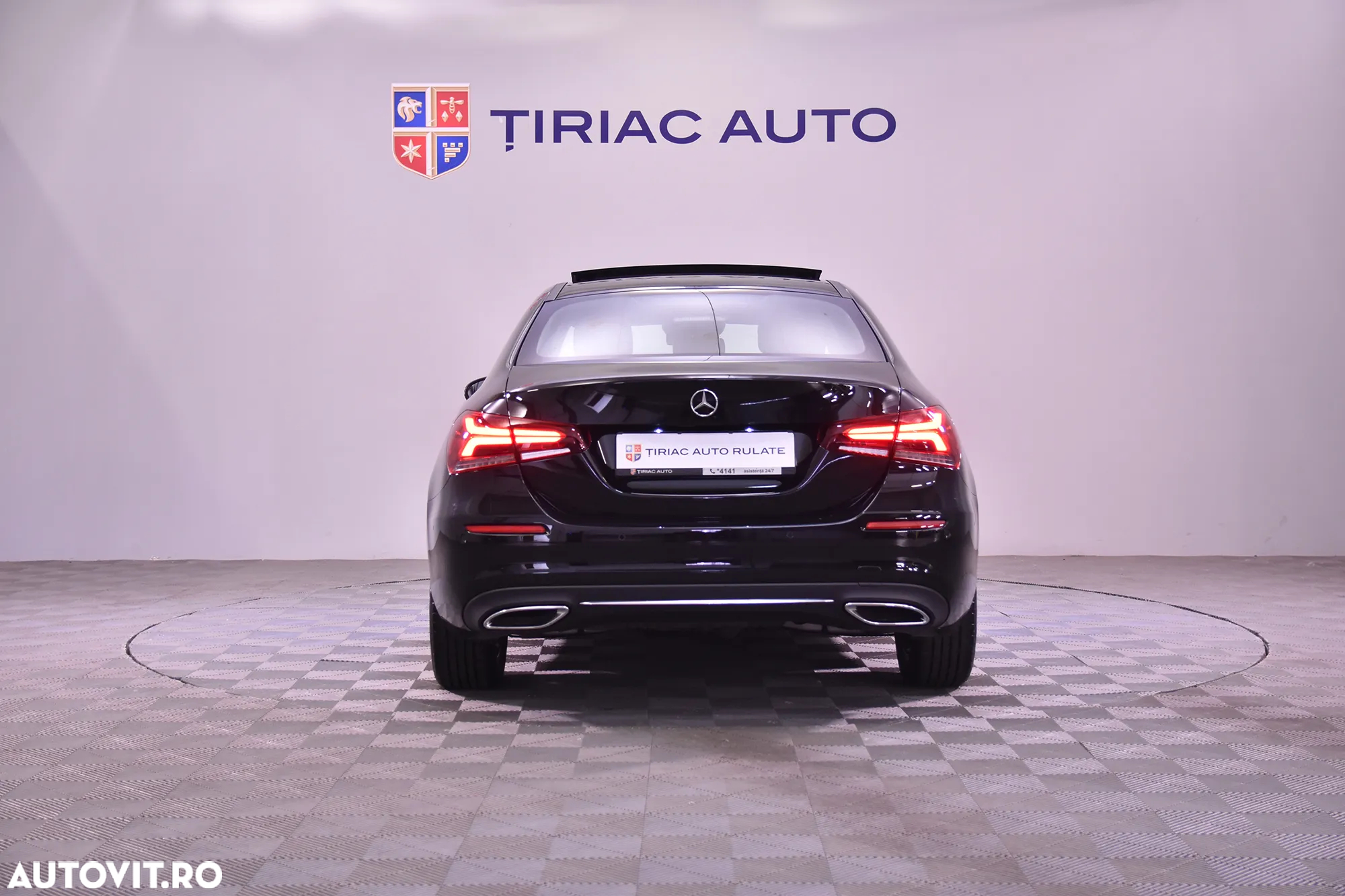 Mercedes-Benz A 220 4MATIC Sedan Aut. - 4