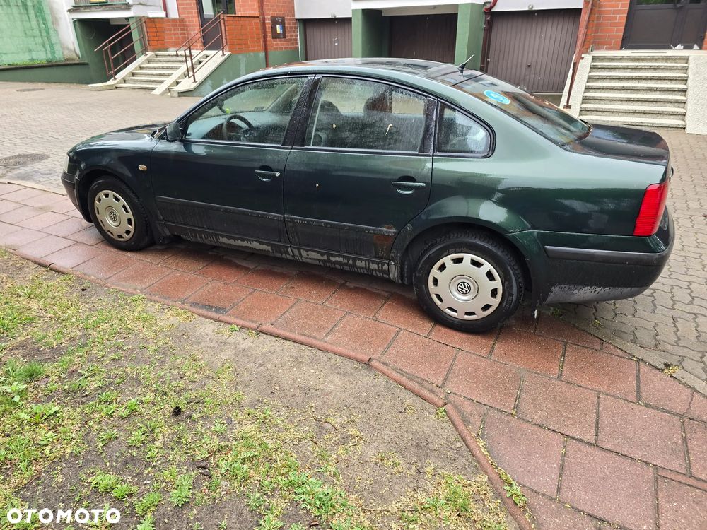 Volkswagen Passat 1.9 TDI Highline - 4