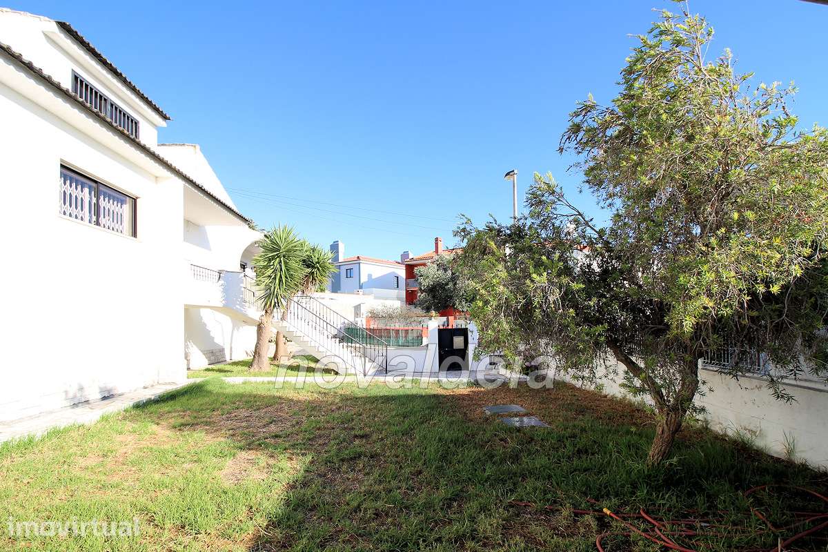 Moradia independente T3+1+, com enorme garagem e sótão total - Grande imagem: 5/21
