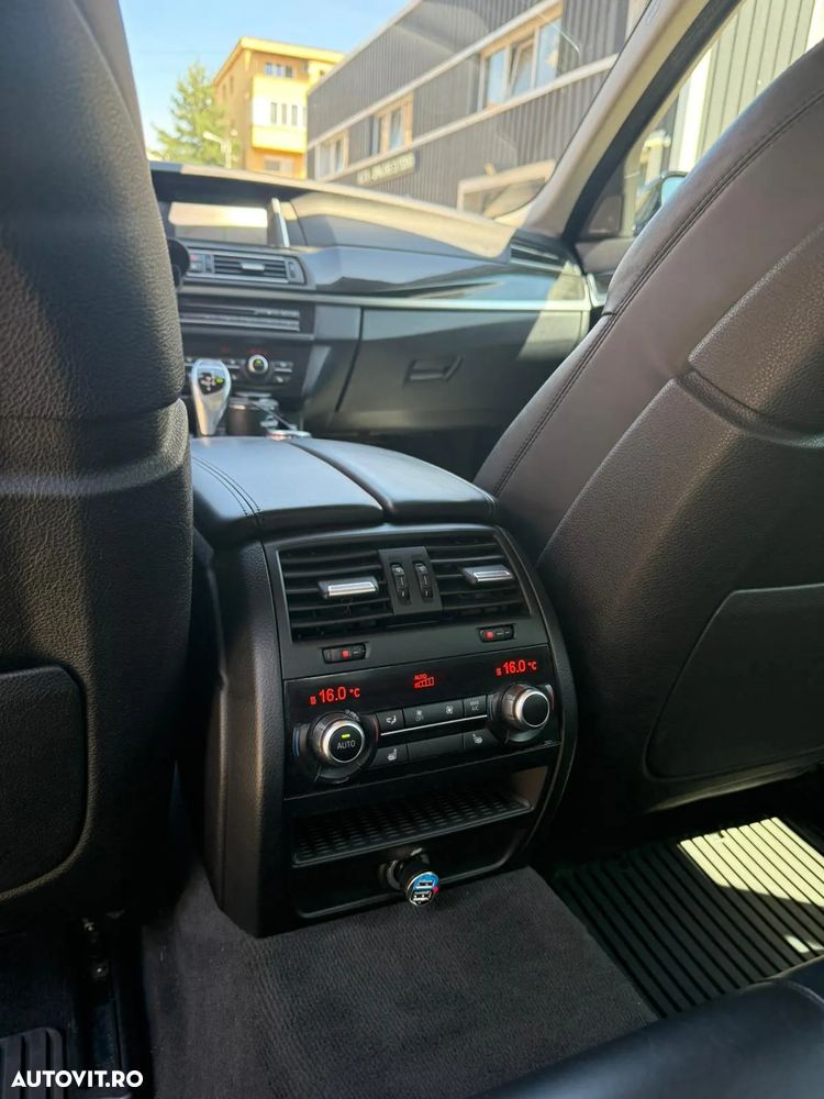 BMW Seria 5 530d xDrive AT - 12