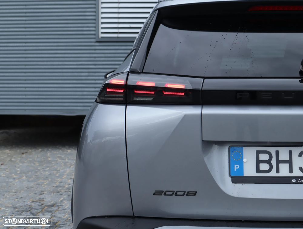 Peugeot 2008 1.2 PureTech Allure - 12