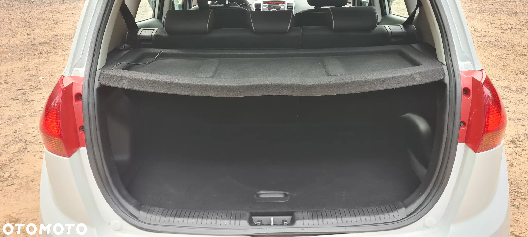 Kia Venga 1.6 Business Line - 17