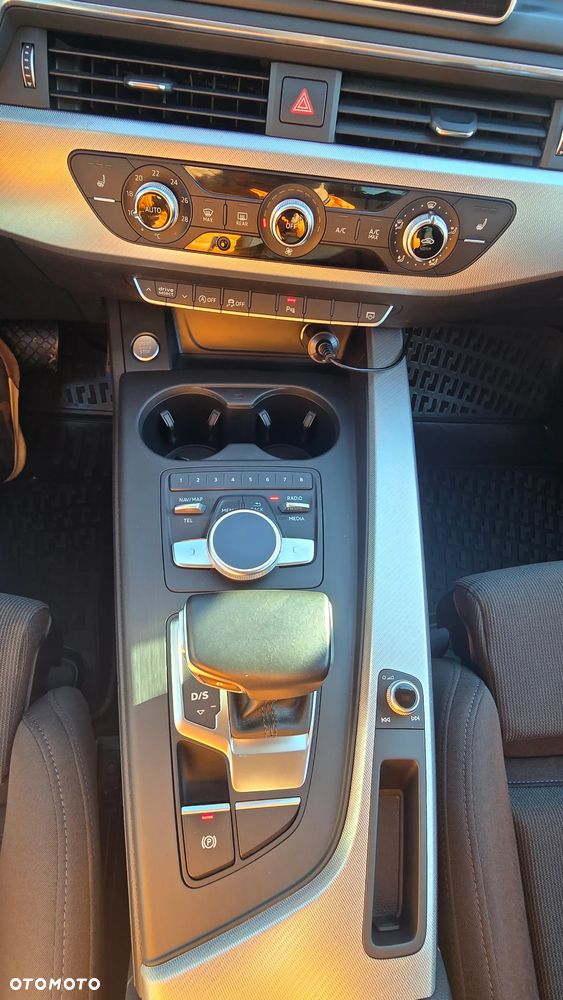 Audi A4 Avant 2.0 TDI ultra S tronic - 14