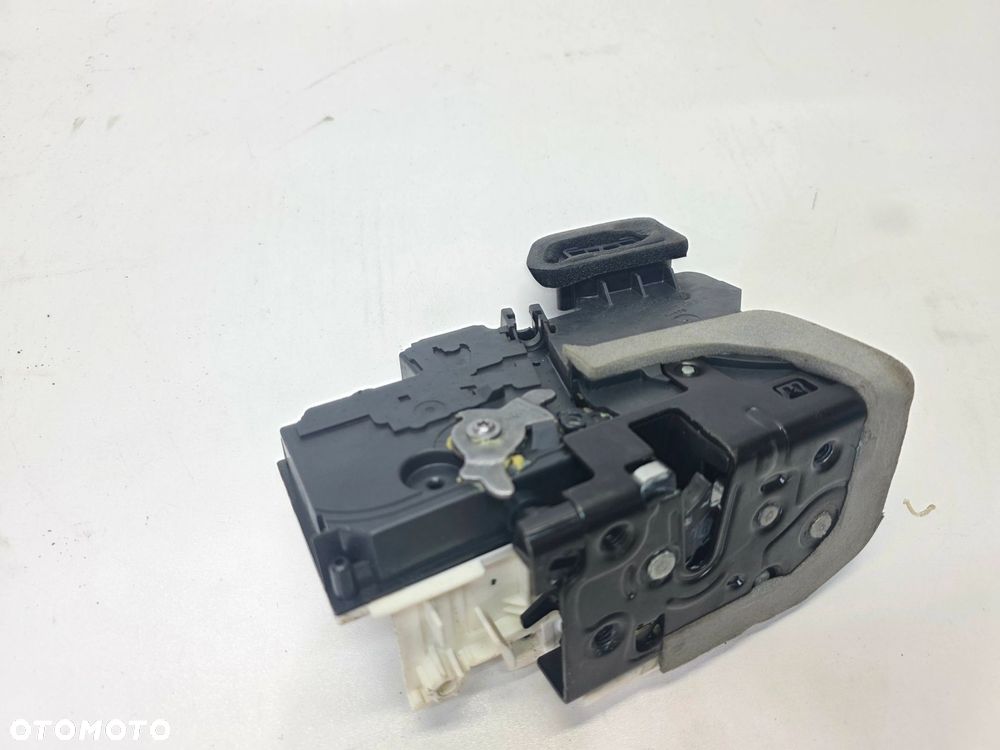 ZAMEK DRZWI PRAWY TYŁ AUDI A6 C8 4K0839016Q 9 PIN - 6