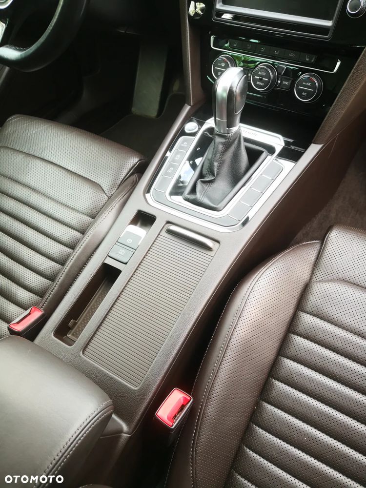 Volkswagen Passat - 28