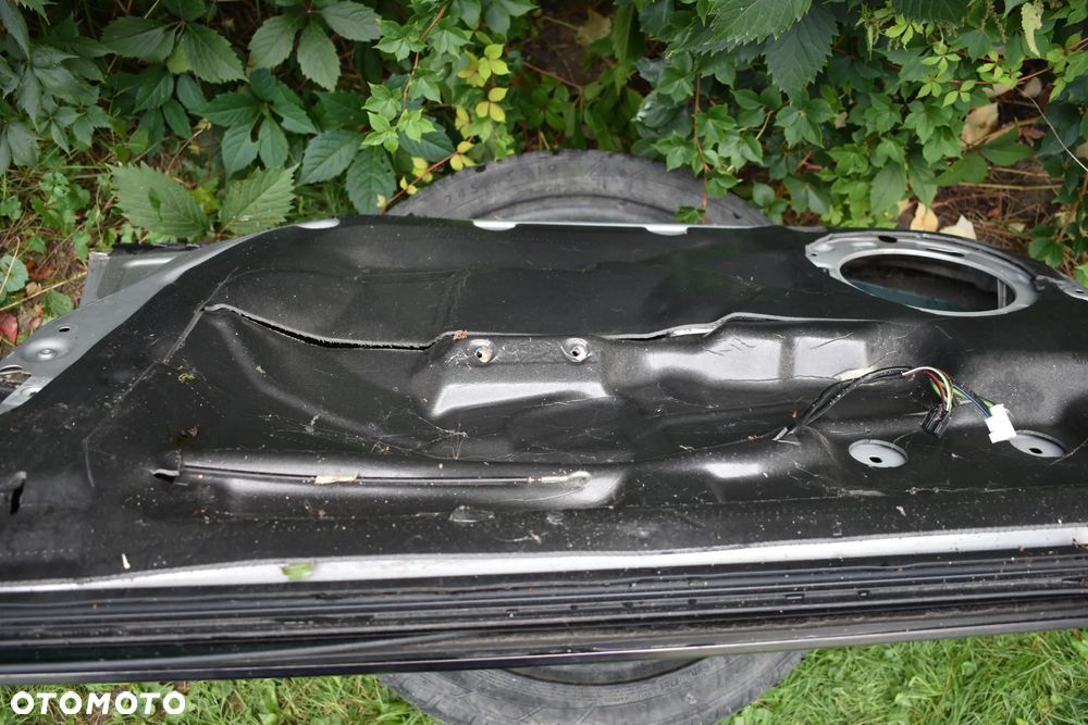 MERCEDES W211 DRZWI PRZEDNIE PRZÓD PRAWE 744 IGŁA - 12