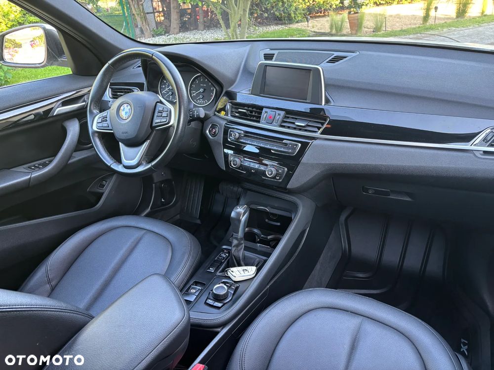 BMW X1 xDrive25i Advantage sport - 8