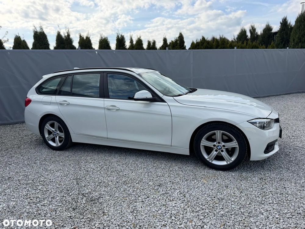 BMW Seria 3 318d Luxury Line - 12