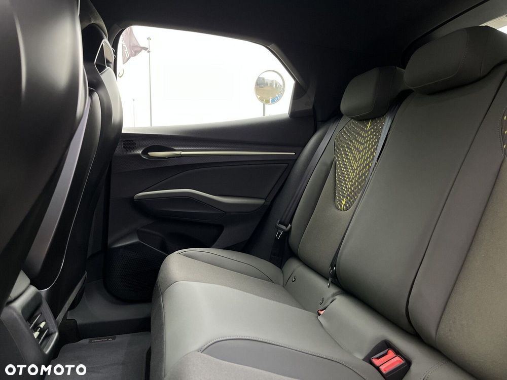 Cupra Raval 52kWh VZ - 36